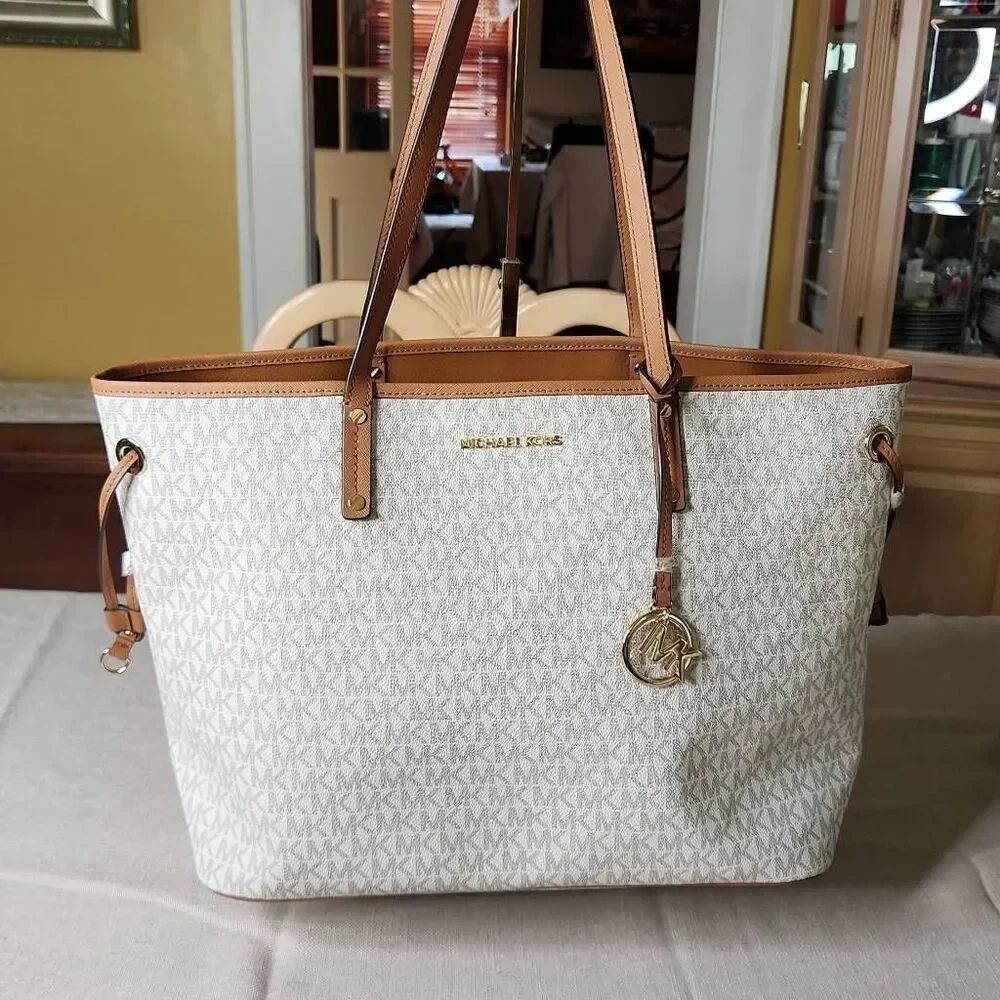NWOT Michael Kors Jet set large tote with pouch signature vanilla acorn